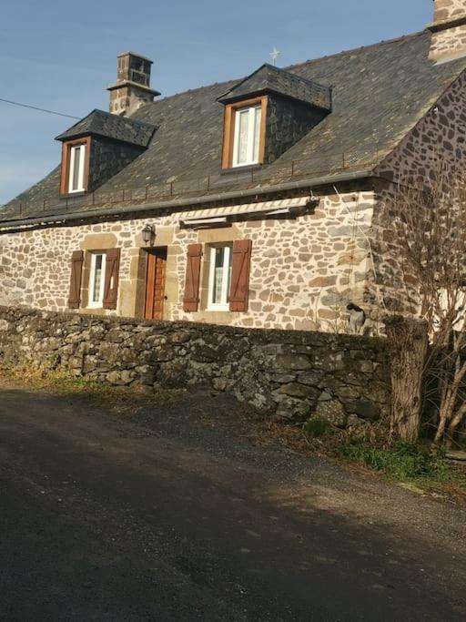 Maison Chez La Malie Le Monteil  Ngoại thất bức ảnh